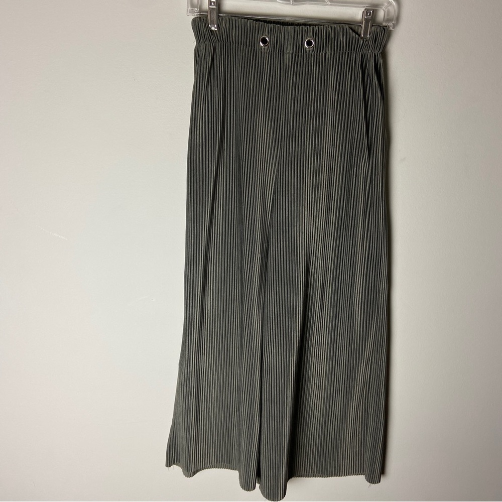 🖤5/$40!! Molly Bracken soft cord wide leg culottes pants size small - Picture 3 of 7